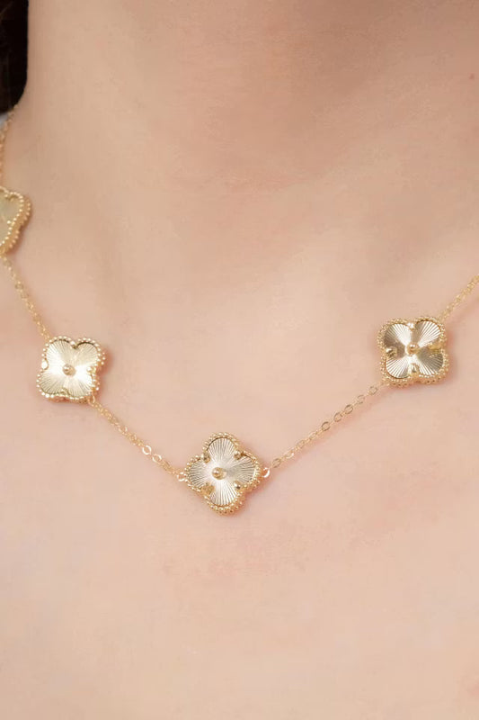Elegant blomstermotiv stålhalsband (new-v3)