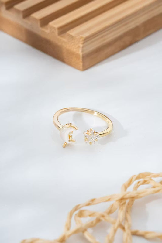 Justerbar ring med mån och stjärnfigur i guld (new-v3)