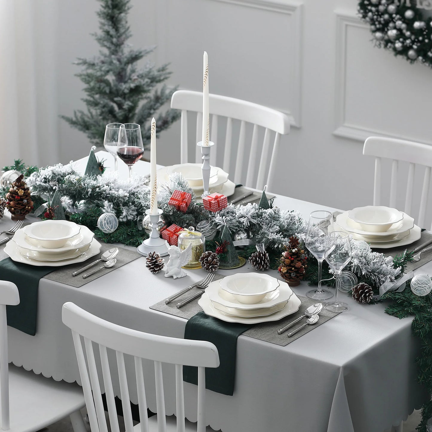 MALACASA 16/32-PIECE Nordic European Golden Rim White Porcelain Tableware Set with Bowl,Dinner&Dessert&Soup Plate Set for 4/8